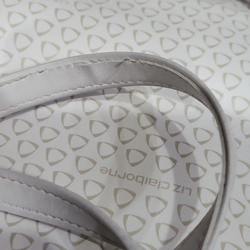 EUC Liz Claiborne women's small handbag crossbody bag purse, white - Picture 9 of 11